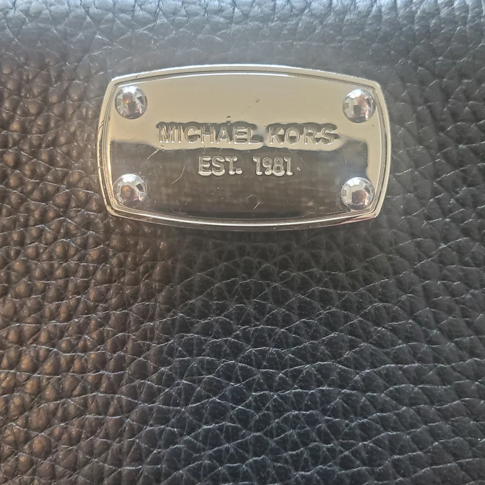 MICHAEL KORS Wallet/Wristlet - Pebbled Black